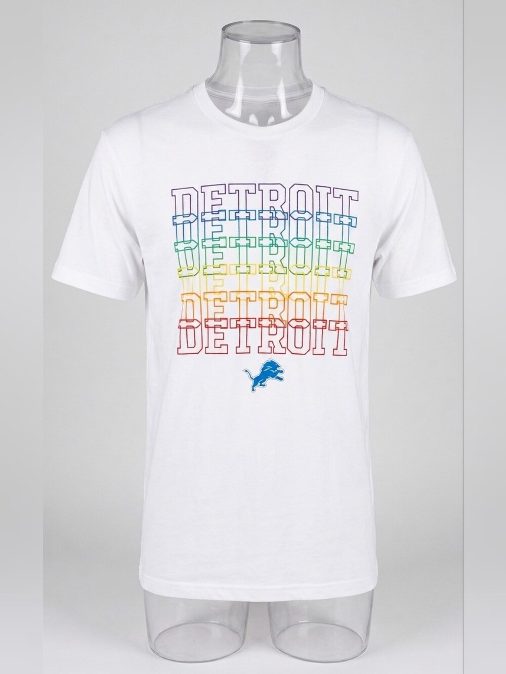 442. NWT - Fanatics Detroit Lions Pride T-Shirt
